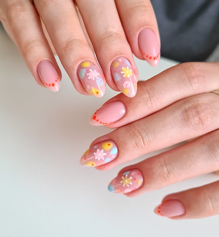 Pastel May nails and nail art for May.