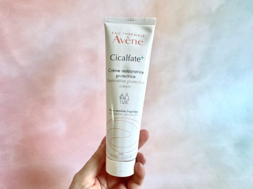 Avène Cicalfate+ Restorative Protective Cream, handheld.