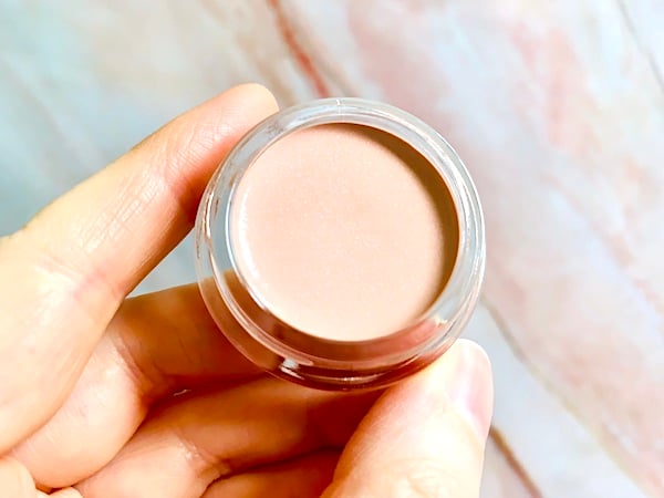 Becca Under Eye Brightening Corrector