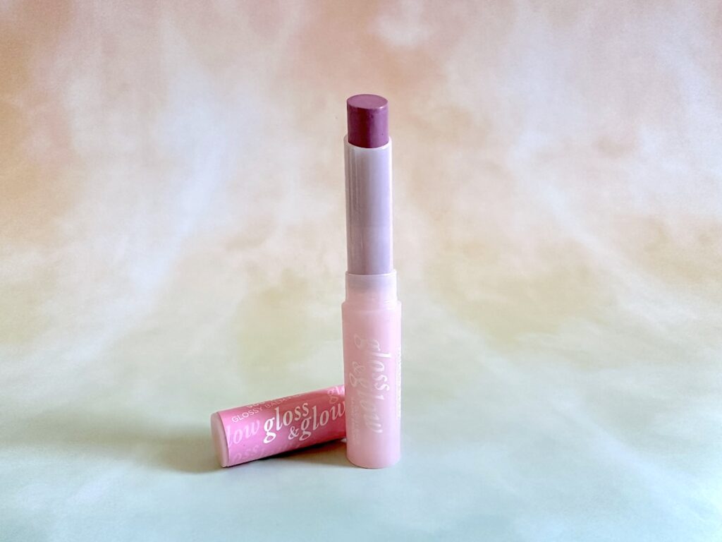 Burt's Bees Gloss & Glow Glossy Balm in the shade Winning In Pink.