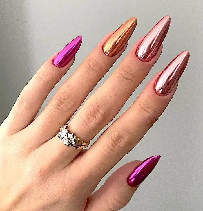 Mix and match pink and gold chrome nails.