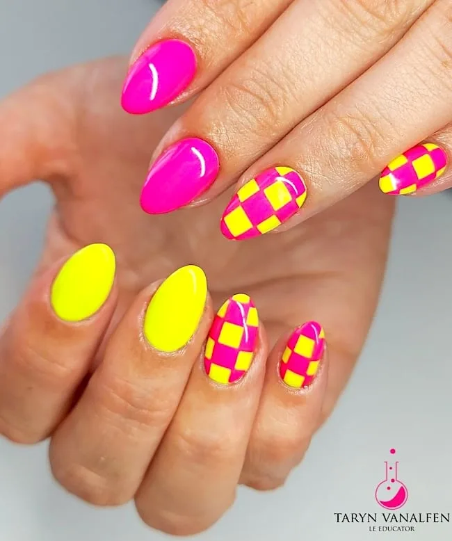 Pink and yellow checker neon nails.