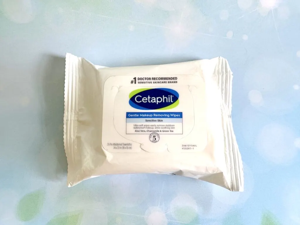 Cetaphil Gentle Makeup Removing Wipes flatlay.