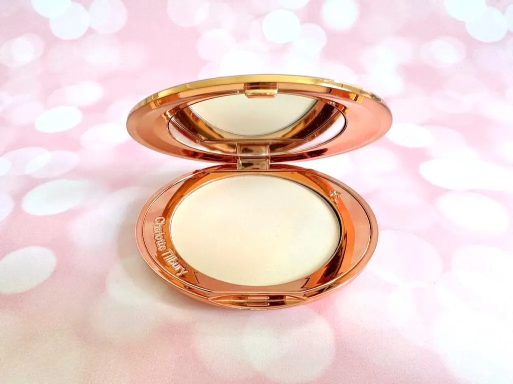 Charlotte Tilbury Airbrush Flawless Finish Setting Powder in the shade Fair. Open compact.