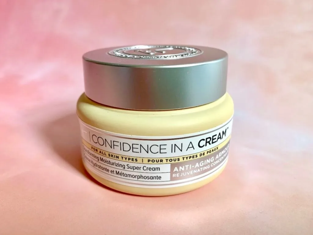 Cosmetics Confidence In A Cream Anti-Aging Moisturizer