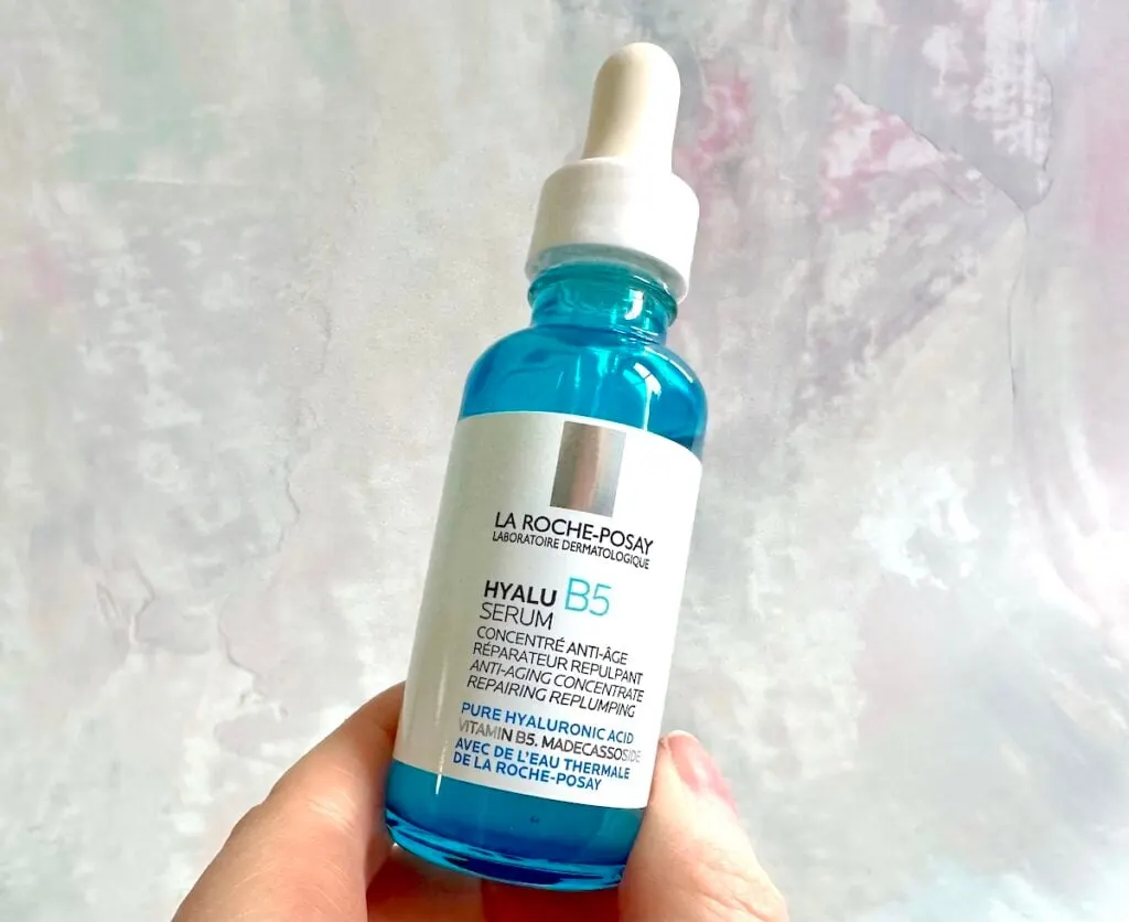 La Roche-Posay Hyalu B5 Hyaluronic Acid Serum, handheld.