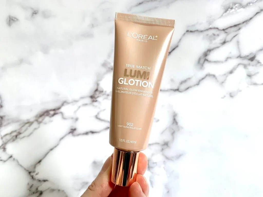 L'Oreal True Match Lumi Glotion in Light Glow.