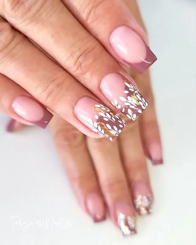 Floral mauve spring nails.