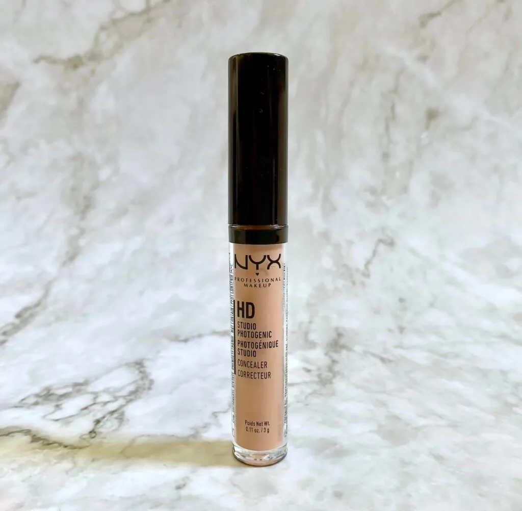 NYX HD Photogenic Concealer in the shade Light.